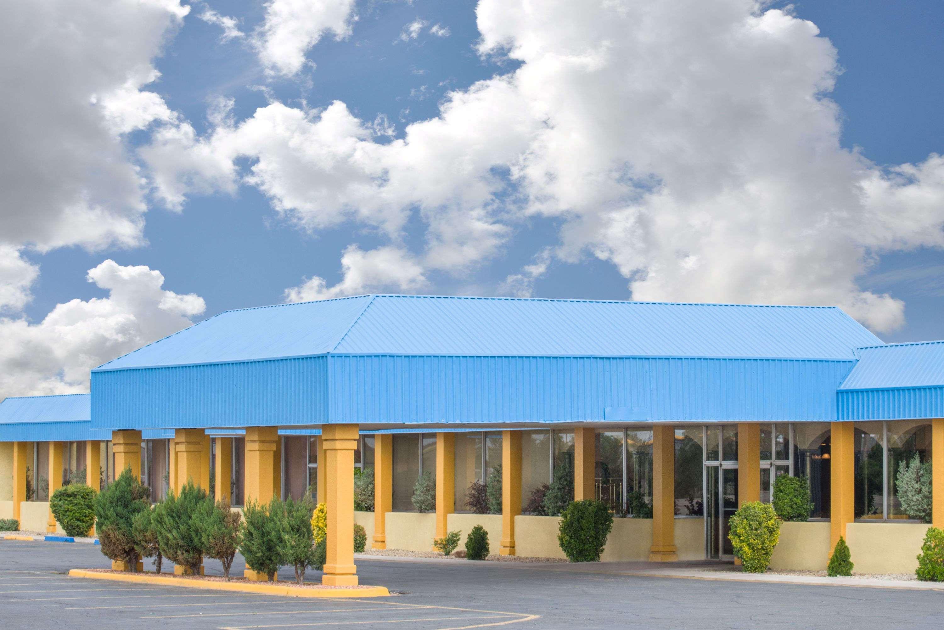 Days Inn & Suites By Wyndham Clovis Exterior foto